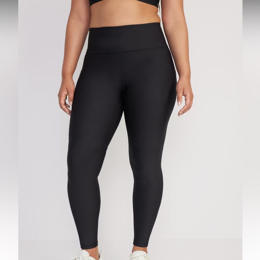Old Navy Elevate Go-Dry Leggings w/ Side Pockets
